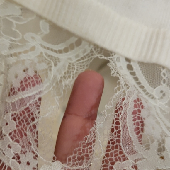 RALPH LAUREN Short sleeve sweater with lace trim. Measurements in pics. - Picture 8 of 8